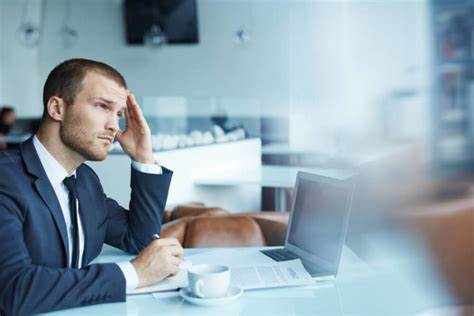 Persona considerando la venta de su propiedad online