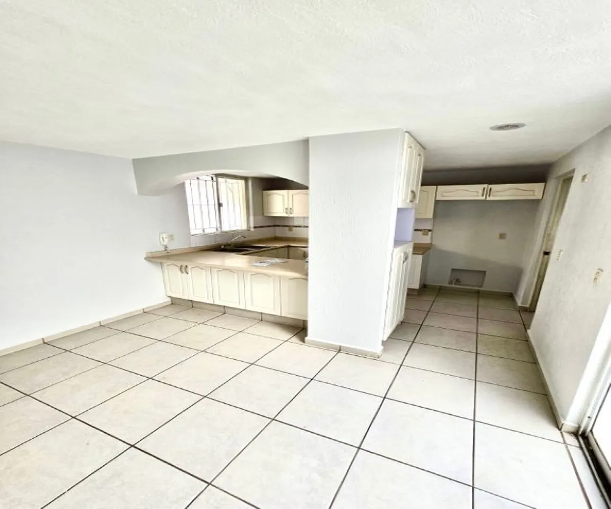 Casa En Venta,Residencial Santa Fe,Camino Viejo a Tesistan, Nuevo México, Jal. 1690, Zapopan, Jalisco 45138, 3 Habitaciones,2 Baños,Camino Viejo a Tesistan, Nuevo México, Jal.,2,pPgFyxJ