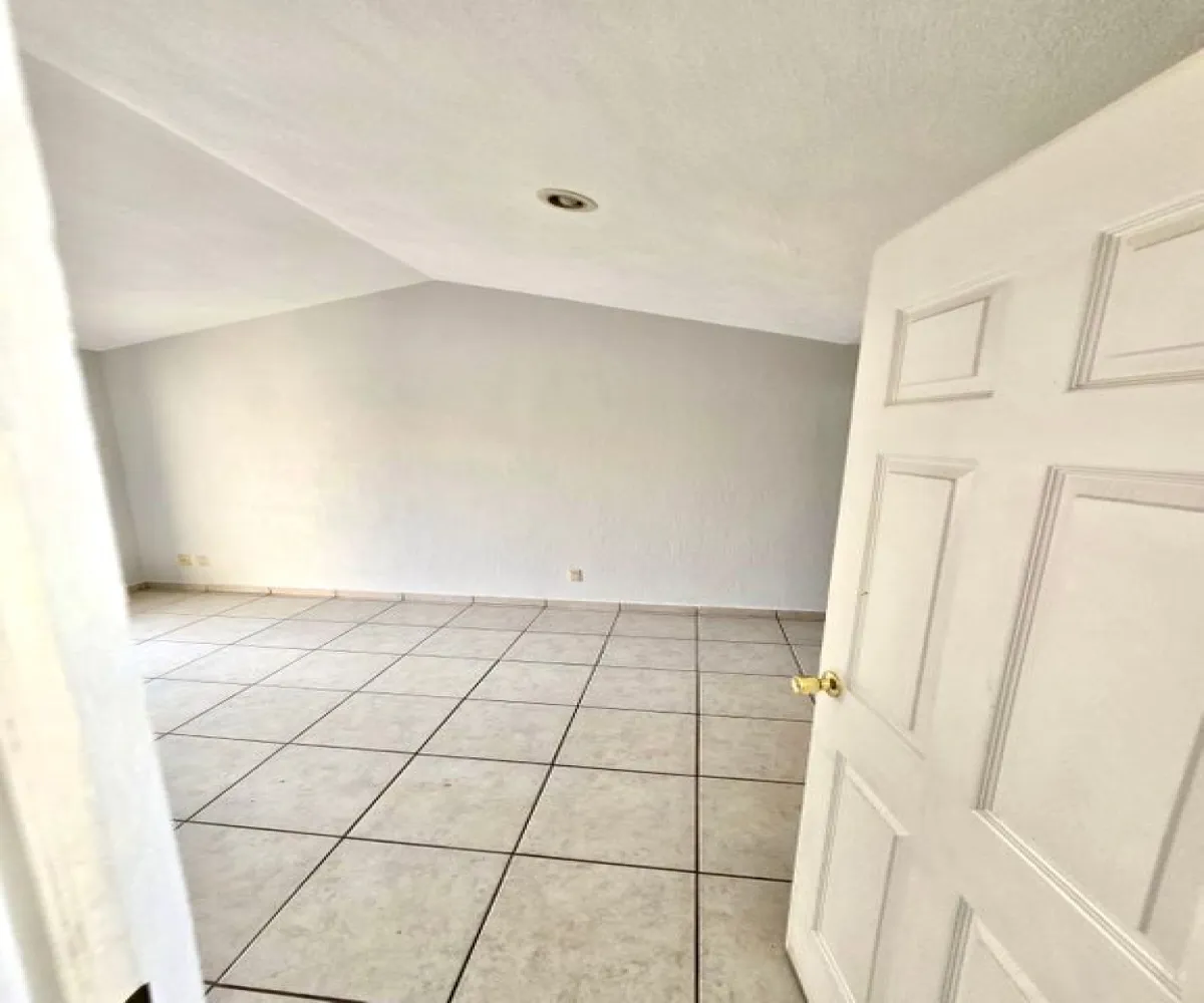 Casa En Venta,Residencial Santa Fe,Camino Viejo a Tesistan, Nuevo México, Jal. 1690, Zapopan, Jalisco 45138, 3 Habitaciones,2 Baños,Camino Viejo a Tesistan, Nuevo México, Jal.,2,pPgFyxJ