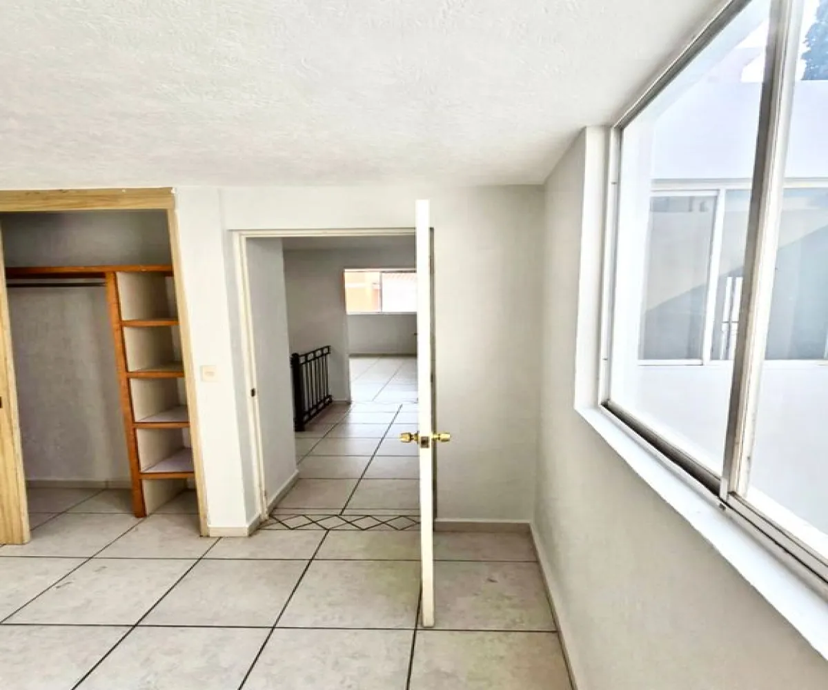 Casa En Venta,Residencial Santa Fe,Camino Viejo a Tesistan, Nuevo México, Jal. 1690, Zapopan, Jalisco 45138, 3 Habitaciones,2 Baños,Camino Viejo a Tesistan, Nuevo México, Jal.,2,pPgFyxJ