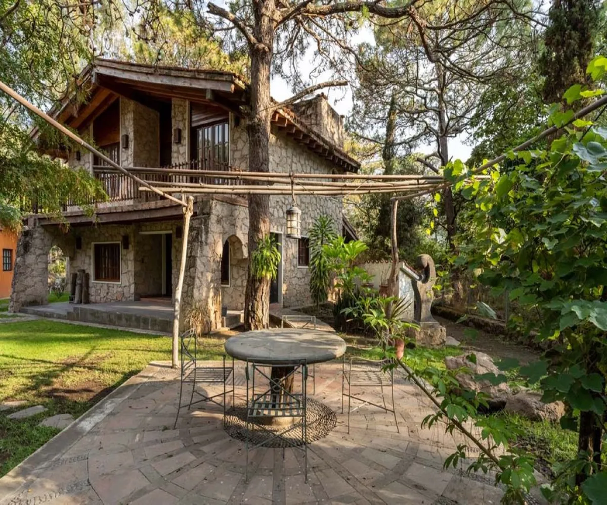 Casa En Venta,Haciendas la Herradura,Paseo de los pinos 4821, Zapopan, Jalisco 45245, 3 Habitaciones,2 Baños,Paseo de los pinos,2,pYCamW0 Casa En Venta,Haciendas la Herradura,Paseo de los pinos 4821, Zapopan, Jalisco 45245, 3 Habitaciones,2 Baños,Paseo de los pinos,2,pYCamW0