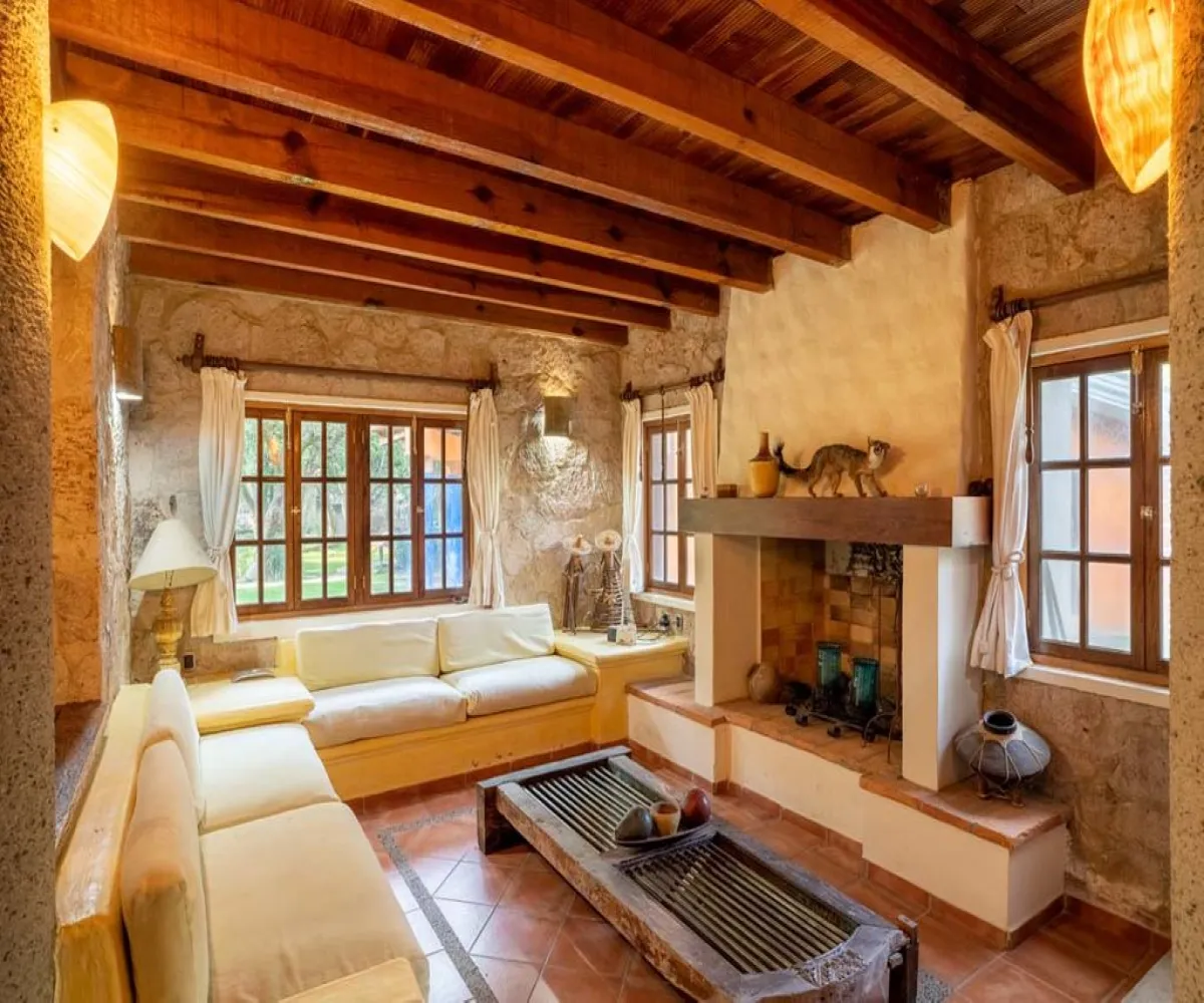 Casa En Venta,Haciendas la Herradura,Paseo de los pinos 4821, Zapopan, Jalisco 45245, 3 Habitaciones,2 Baños,Paseo de los pinos,2,pYCamW0 Casa En Venta,Haciendas la Herradura,Paseo de los pinos 4821, Zapopan, Jalisco 45245, 3 Habitaciones,2 Baños,Paseo de los pinos,2,pYCamW0