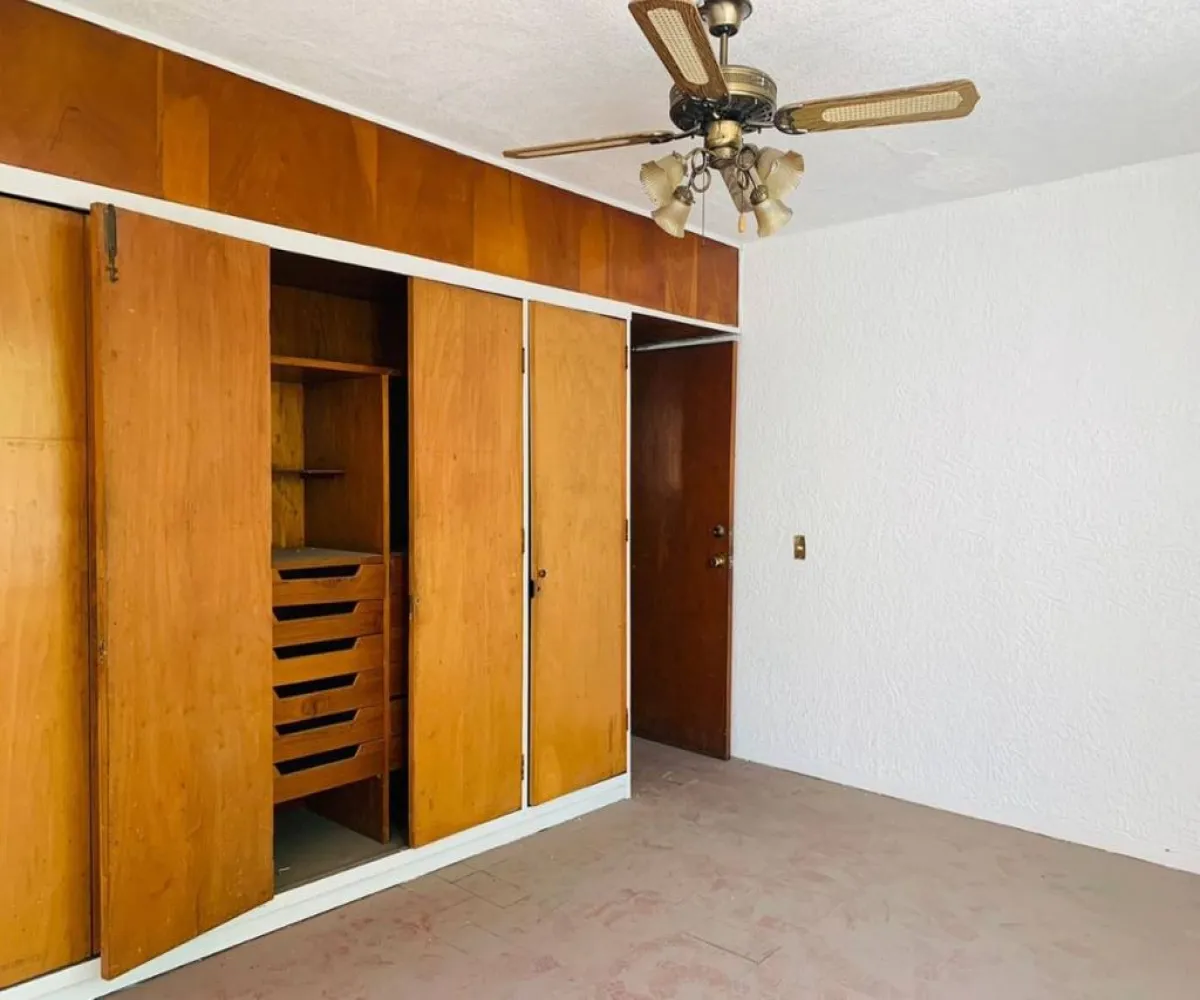 Casa En Venta,Jardines del Bosque Centro,Av. de los Arcos 688, Guadalajara, Jalisco 44520, 10 Habitaciones,6 Baños,Av. de los Arcos,2,ps0oWje