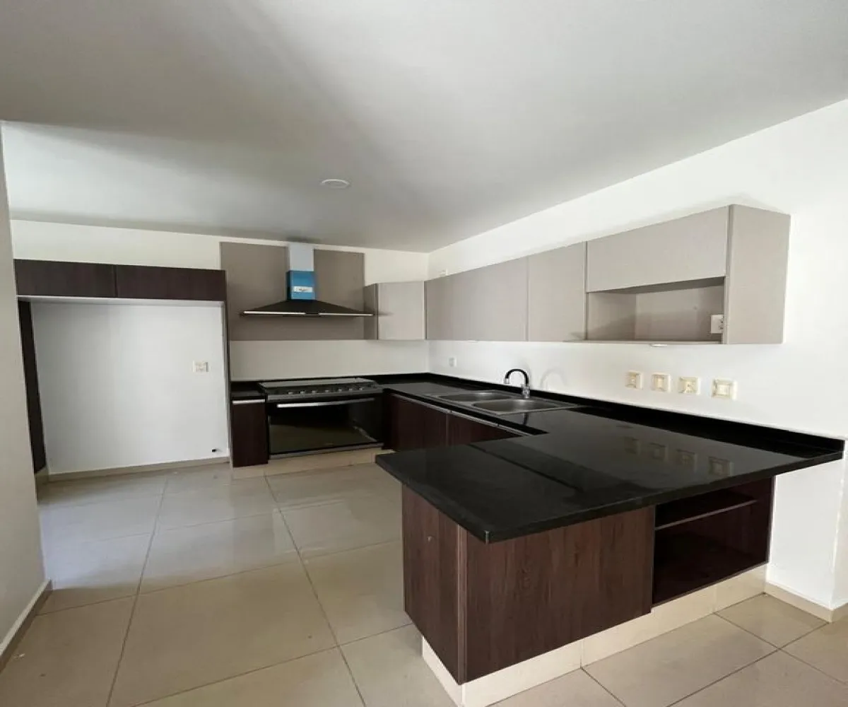 Casa En Venta,Villa California,Vía Carmesí 60, Tlajomulco de Zúñiga, Jalisco 45645, 3 Habitaciones,2 Baños,Vía Carmesí,2,paBdxI8