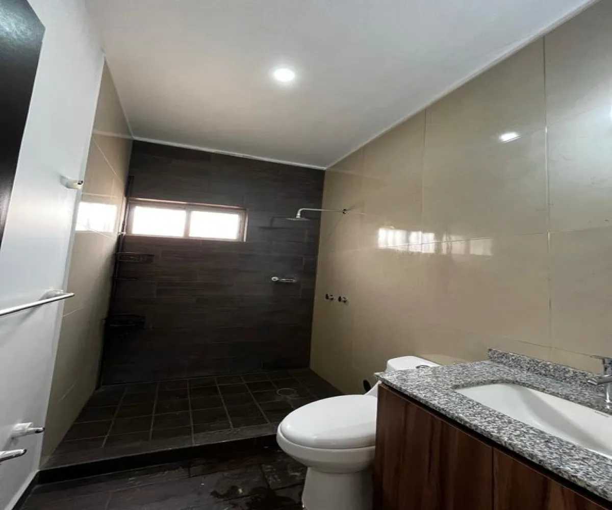Casa En Venta,Villa California,Vía Carmesí 60, Tlajomulco de Zúñiga, Jalisco 45645, 3 Habitaciones,2 Baños,Vía Carmesí,2,paBdxI8