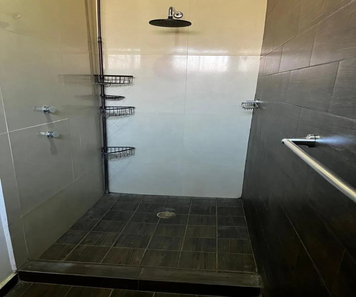 Casa En Venta,Villa California,Vía Carmesí 60, Tlajomulco de Zúñiga, Jalisco 45645, 3 Habitaciones,2 Baños,Vía Carmesí,2,paBdxI8