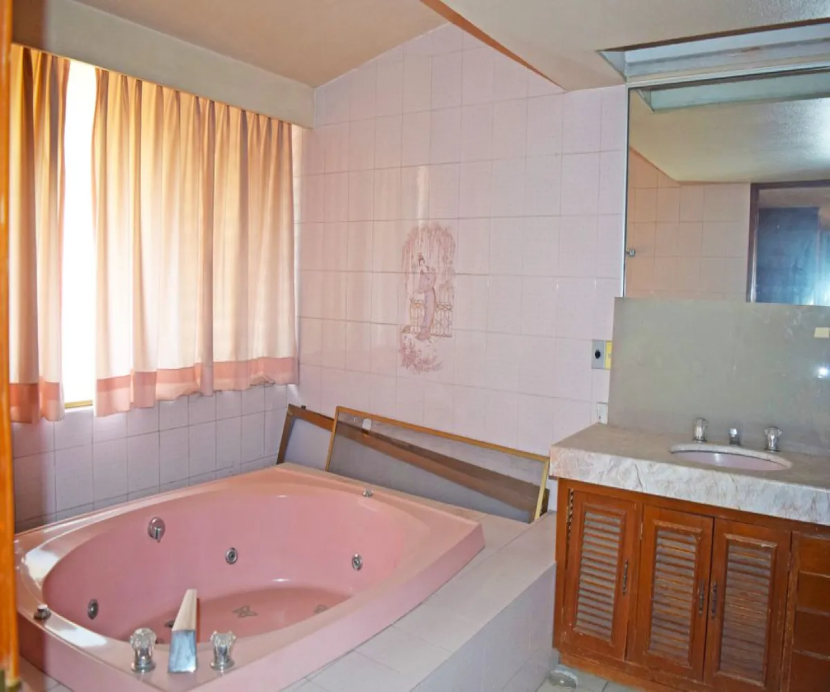 Casa En Venta,Lomas de Guevara,Manuel Acuaña 2704 2704, Guadalajara, Jalisco 44657, 5 Habitaciones,5 Baños,Manuel Acuaña 2704,2,pRzR4uq