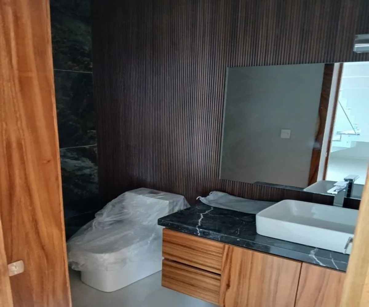 Casa En Venta,Puerta las Lomas,Av. Universidad 2662, Zapopan, Jalisco 45110, 4 Habitaciones,5 Baños,Av. Universidad ,2,pY9KJjc