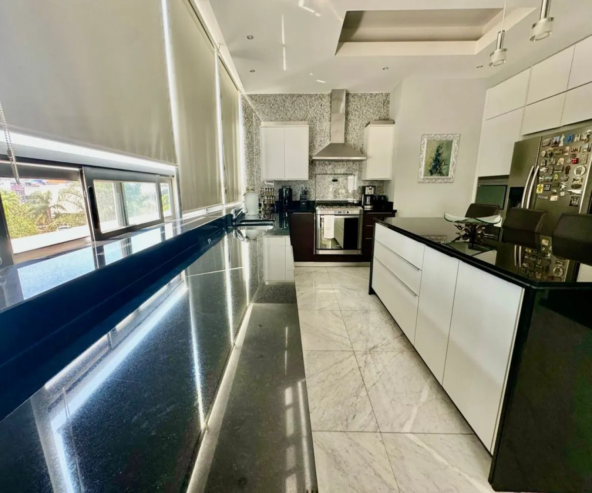 Departamento En Venta,Puerta de Hierro,Av Paseo Royal Country 4560, Isla Mujeres, Jalisco 45116, 4 Habitaciones,4 Baños,Av Paseo Royal Country,1,pjxRZuc