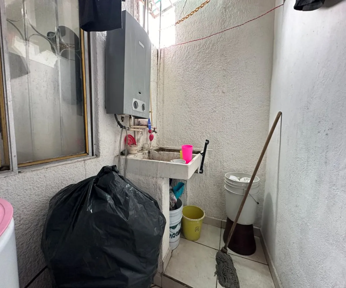 Casa En Venta,Jardines Del Valle,Acueducto 2746, Zapopan, Jalisco 45138, 5 Habitaciones,3 Baños,Acueducto,3,psulyJB