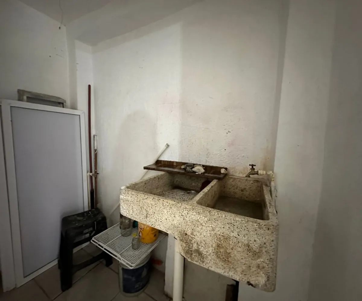 Casa En Venta,Jardines Del Valle,Acueducto 2746, Zapopan, Jalisco 45138, 5 Habitaciones,3 Baños,Acueducto,3,psulyJB