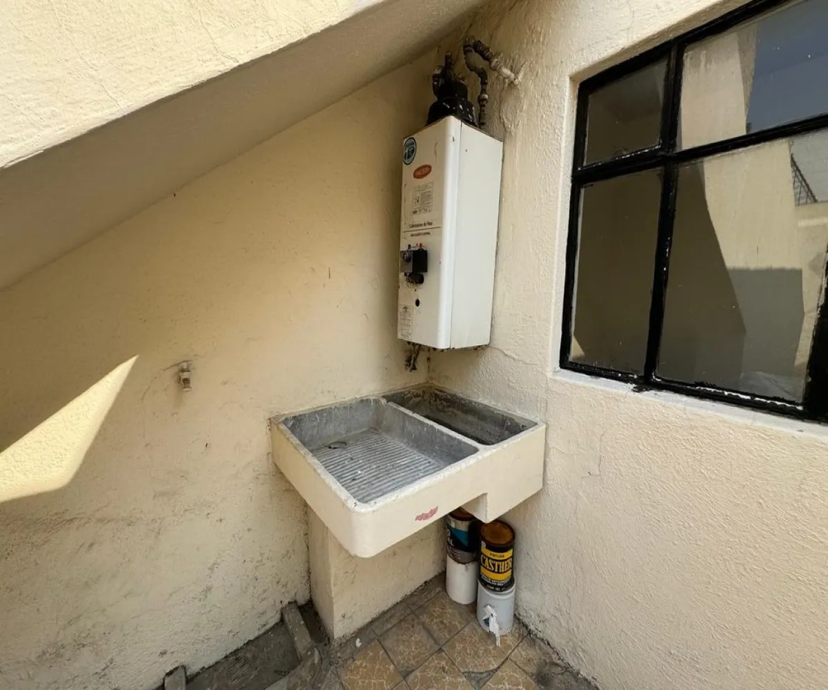 Casa En Venta,Monumental,Montes Pirineos 1854, Guadalajara, Jalisco 44320, 4 Habitaciones,3 Baños,Montes Pirineos ,1,pzaccs4