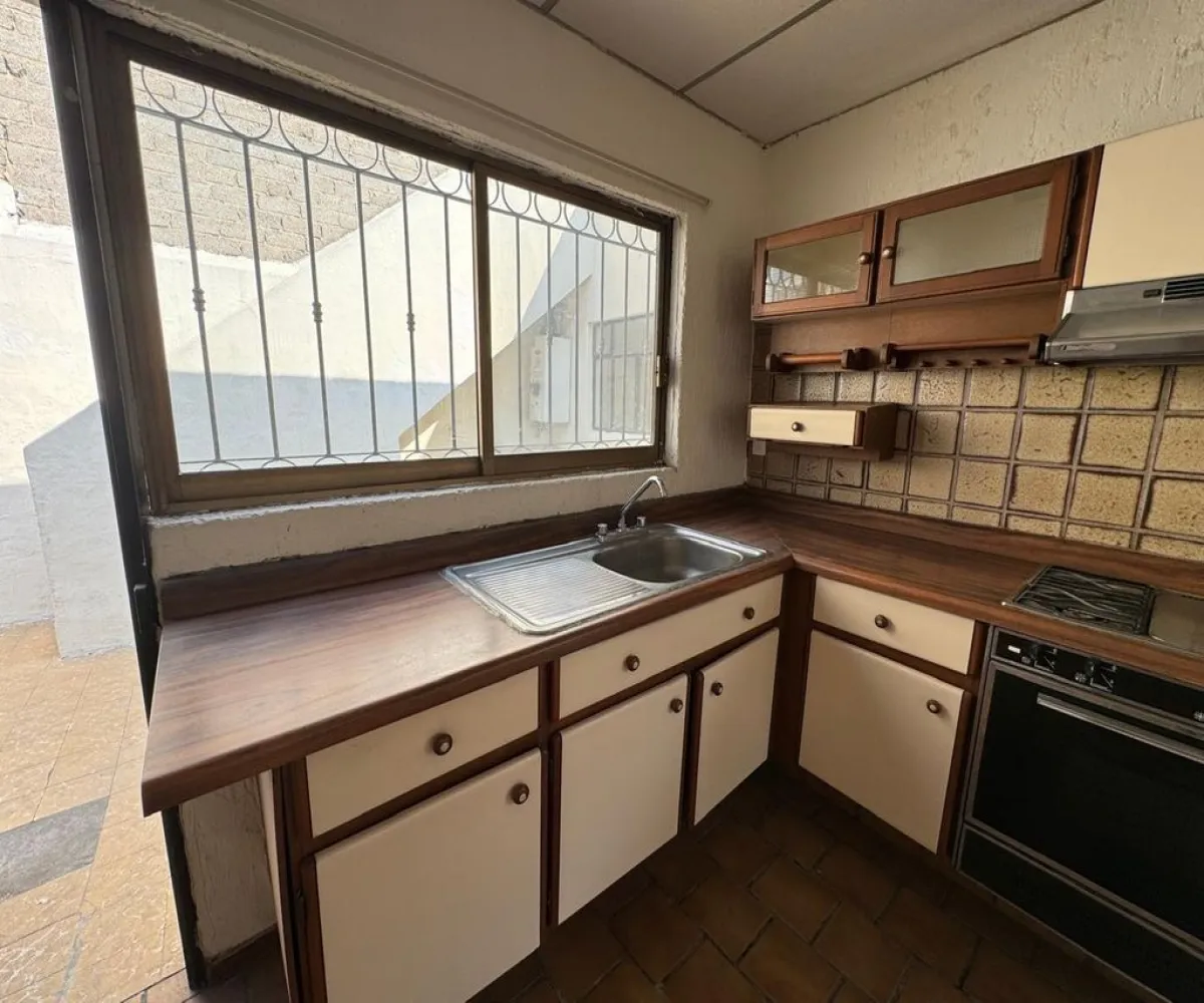 Casa En Venta,Monumental,Montes Pirineos 1854, Guadalajara, Jalisco 44320, 4 Habitaciones,3 Baños,Montes Pirineos ,1,pzaccs4