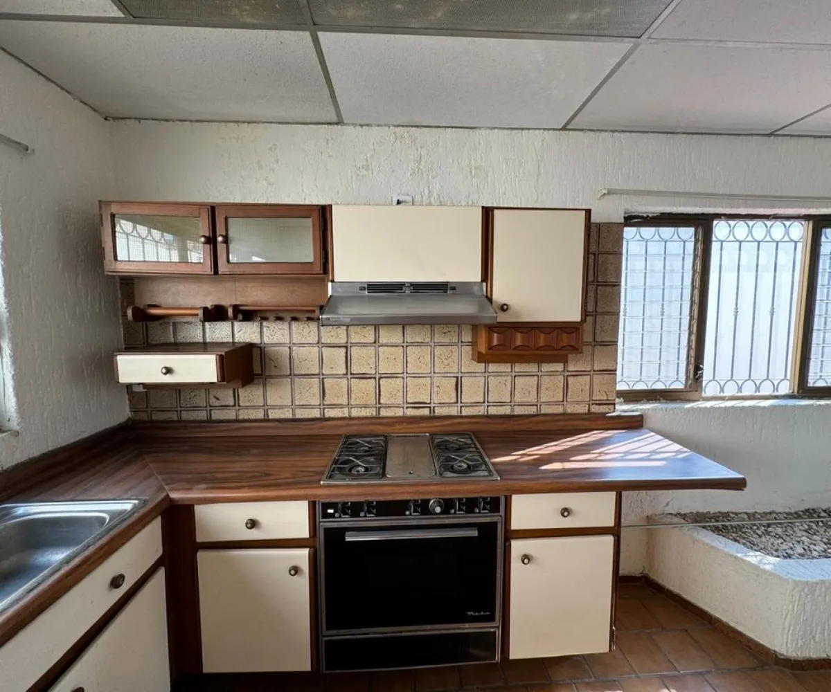 Casa En Venta,Monumental,Montes Pirineos 1854, Guadalajara, Jalisco 44320, 4 Habitaciones,3 Baños,Montes Pirineos ,1,pzaccs4