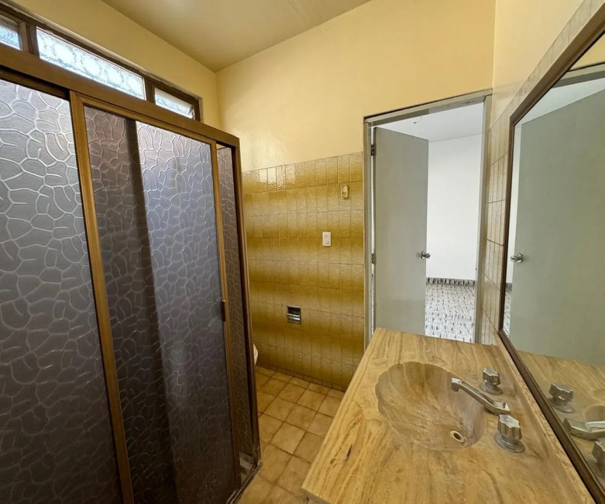 Casa En Venta,Monumental,Montes Pirineos 1854, Guadalajara, Jalisco 44320, 4 Habitaciones,3 Baños,Montes Pirineos ,1,pzaccs4