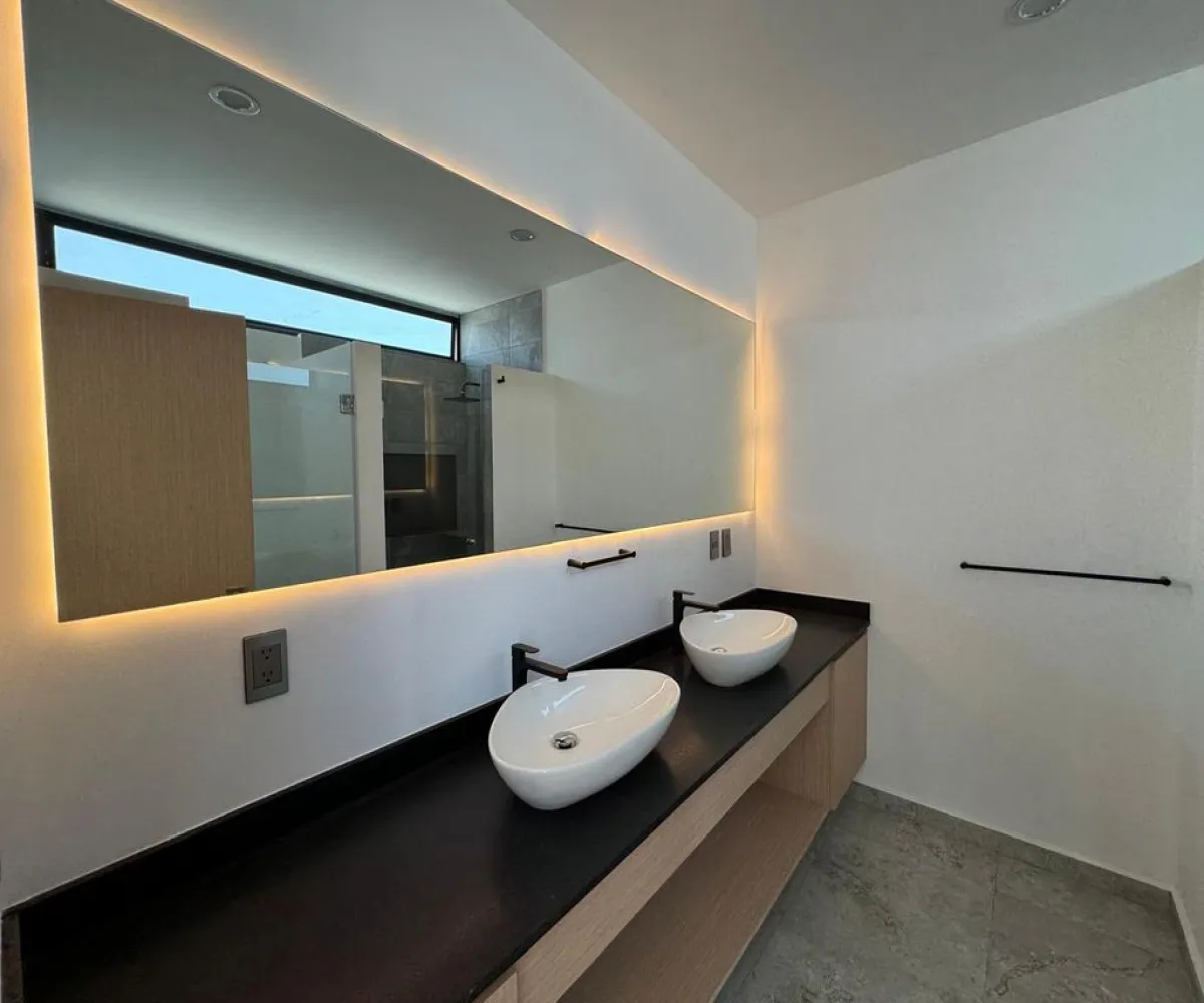 Casa En Venta,Bosques Vallarta,Av. Paseo del Nte 3322 84, Zapopan, Jalisco 45222, 4 Habitaciones,3 Baños,Av. Paseo del Nte ,3,pJtR5tk Casa En Venta,Bosques Vallarta,Av. Paseo del Nte 3322 84, Zapopan, Jalisco 45222, 4 Habitaciones,3 Baños,Av. Paseo del Nte ,3,pJtR5tk