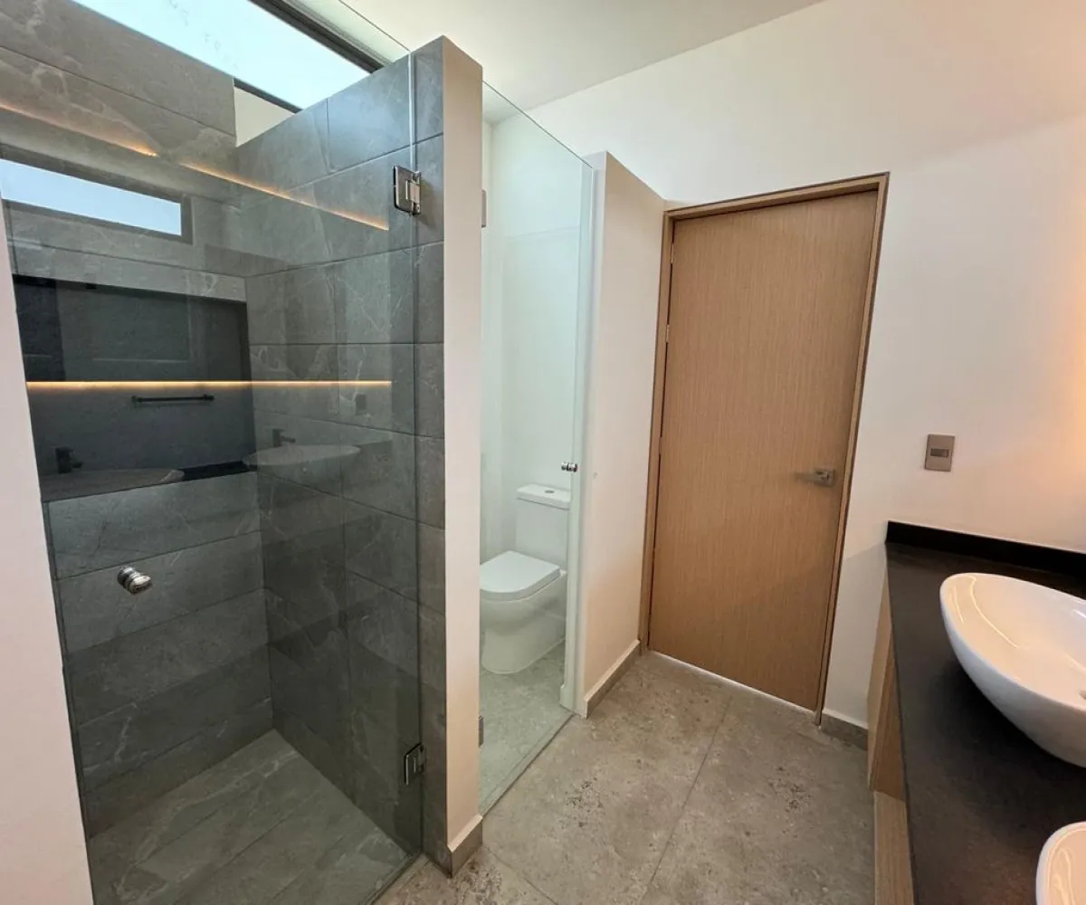 Casa En Venta,Bosques Vallarta,Av. Paseo del Nte 3322 84, Zapopan, Jalisco 45222, 4 Habitaciones,3 Baños,Av. Paseo del Nte ,3,pJtR5tk Casa En Venta,Bosques Vallarta,Av. Paseo del Nte 3322 84, Zapopan, Jalisco 45222, 4 Habitaciones,3 Baños,Av. Paseo del Nte ,3,pJtR5tk