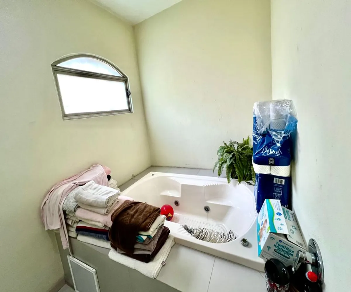 Casa En Venta,El Palomar,Paseo del Palomar 4, Tlajomulco de Zúñiga, Jalisco 45643, 6 Habitaciones,7 Baños,Paseo del Palomar,2,p97o7Wr