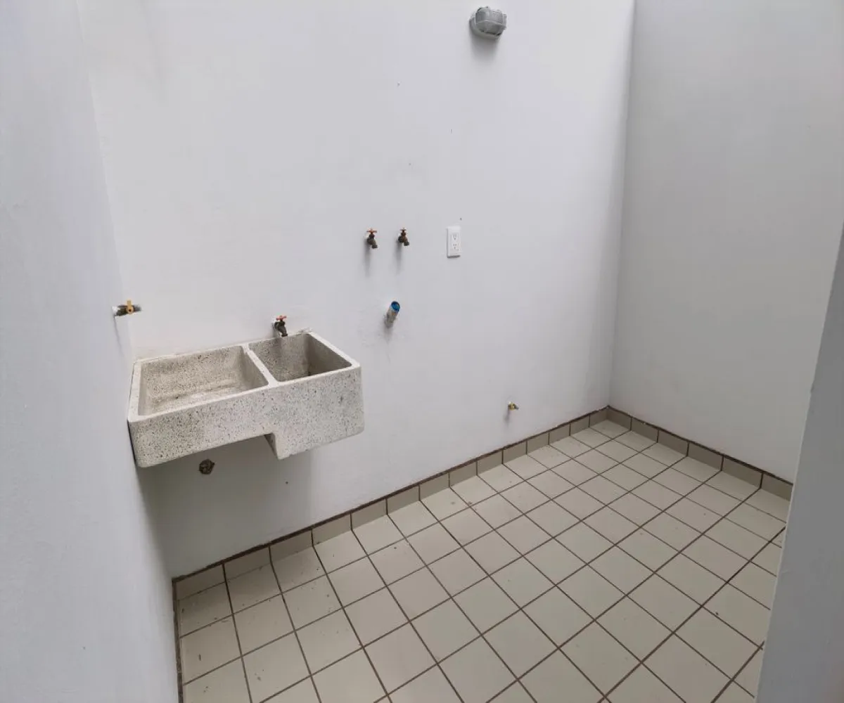 Casa En Venta,Del Pilar Residencial,Abadía 20, Tlajomulco de Zúñiga, Jalisco 45645, 4 Habitaciones,4 Baños,Abadía ,2,pSZnmqx