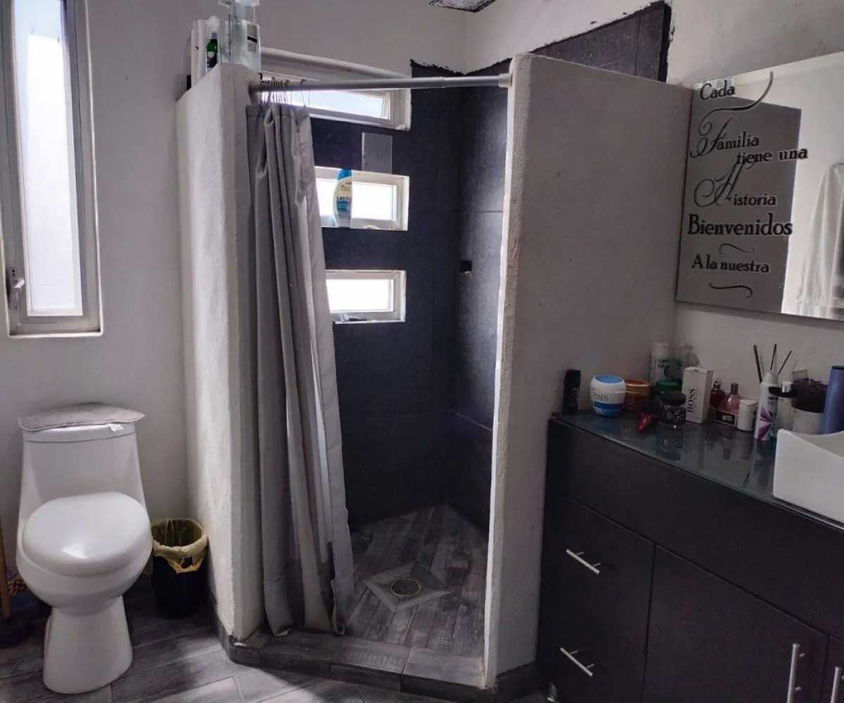 Casa En Venta,Hacienda Santa Fe,Santa Cecilia 121, Tlajomulco de Zúñiga, Jalisco 45653, 4 Habitaciones,3 Baños,Santa Cecilia ,2,pAMwbY9