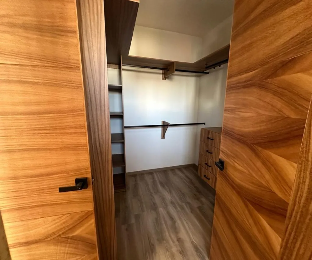 Casa En Venta,San Agustín,AVENIDA VUELO DE LAS GRULLAS 200, Tlajomulco de Zúñiga, Jalisco 45645, 4 Habitaciones,4 Baños,AVENIDA VUELO DE LAS GRULLAS ,3,pHr2FlP