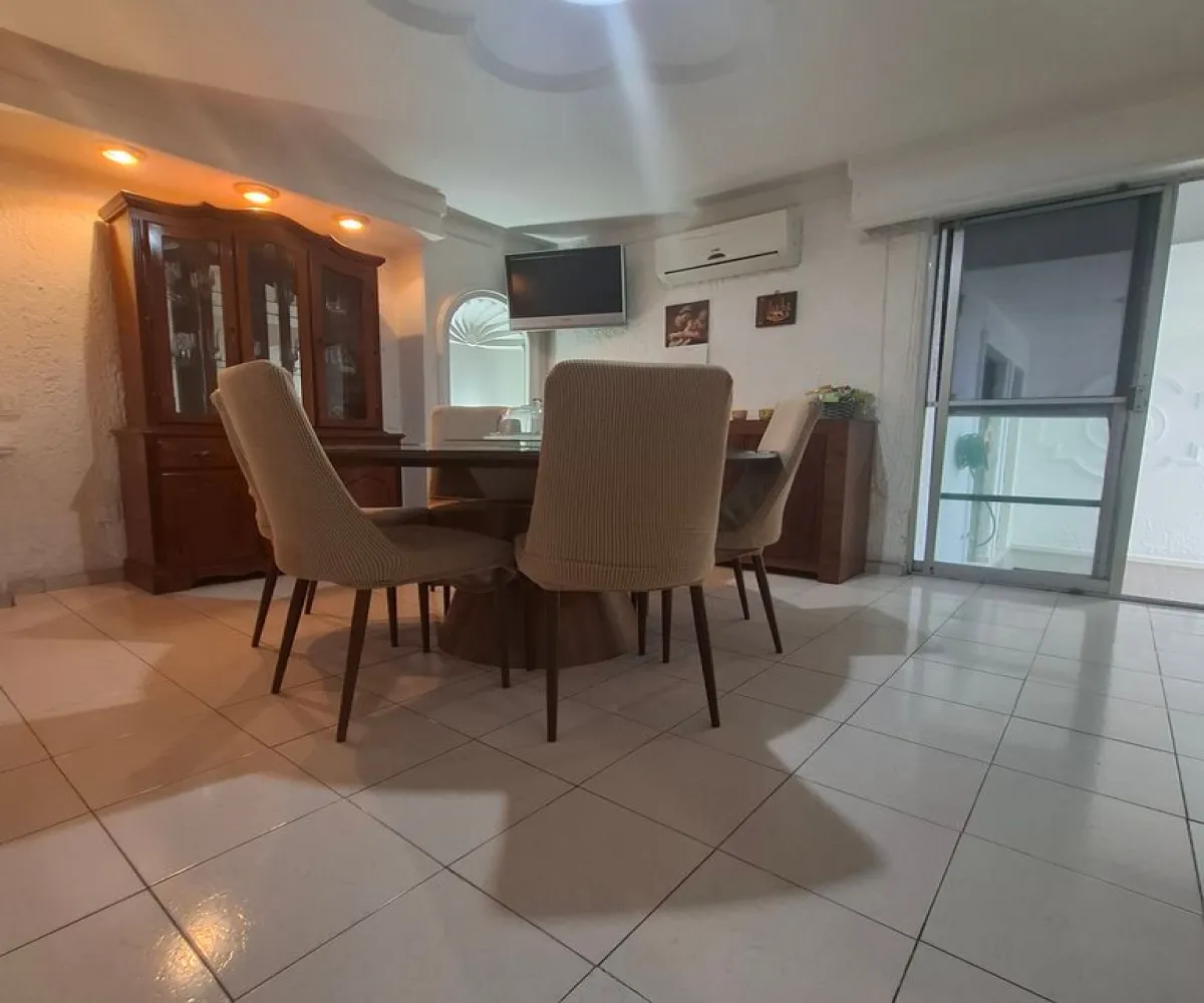 Casa En Venta,Italia Providencia,Calle Ottawa 1051, Guadalajara, Jalisco 44648, 5 Habitaciones,4 Baños,Calle Ottawa,3,puKomyM