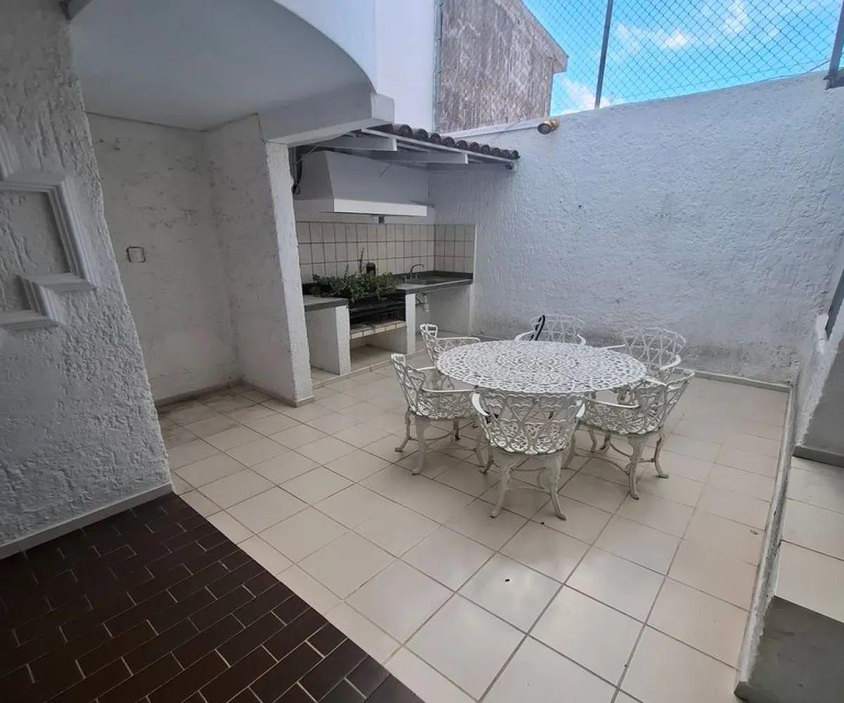 Casa En Venta,Italia Providencia,Calle Ottawa 1051, Guadalajara, Jalisco 44648, 5 Habitaciones,4 Baños,Calle Ottawa,3,puKomyM