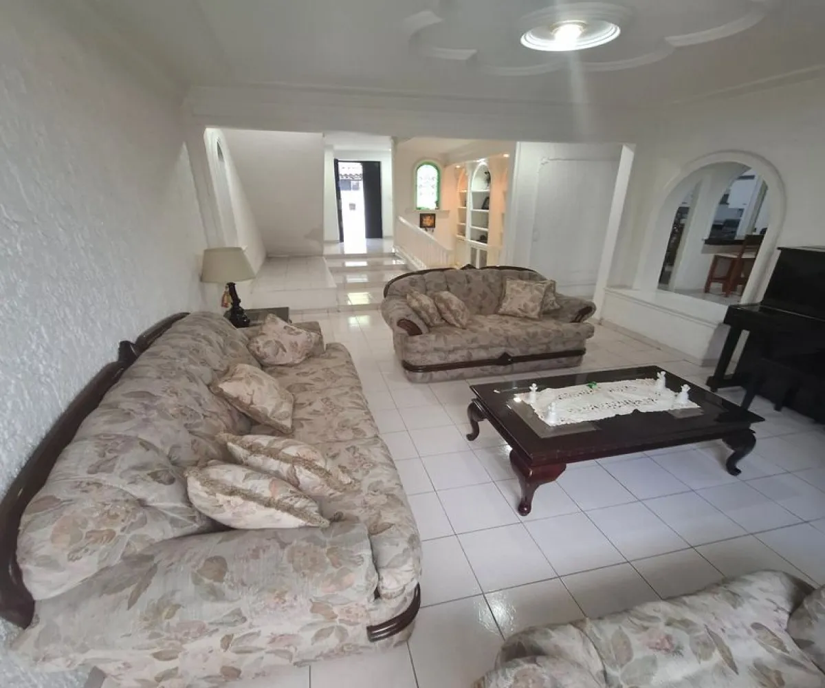 Casa En Venta,Italia Providencia,Calle Ottawa 1051, Guadalajara, Jalisco 44648, 5 Habitaciones,4 Baños,Calle Ottawa,3,puKomyM