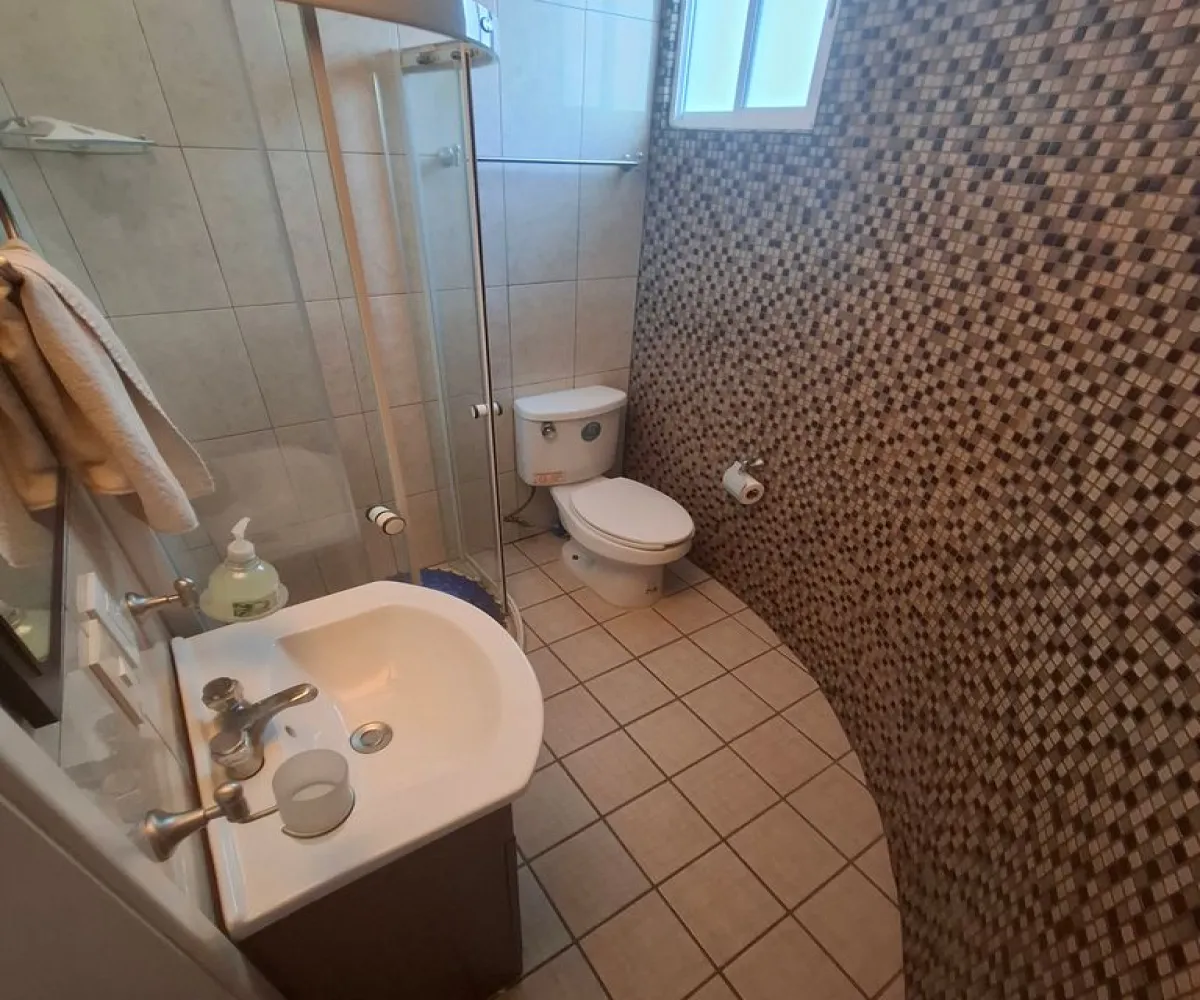 Casa En Venta,Italia Providencia,Calle Ottawa 1051, Guadalajara, Jalisco 44648, 5 Habitaciones,4 Baños,Calle Ottawa,3,puKomyM