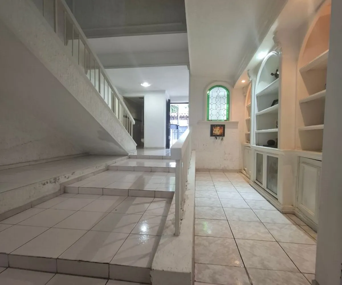 Casa En Venta,Italia Providencia,Calle Ottawa 1051, Guadalajara, Jalisco 44648, 5 Habitaciones,4 Baños,Calle Ottawa,3,puKomyM