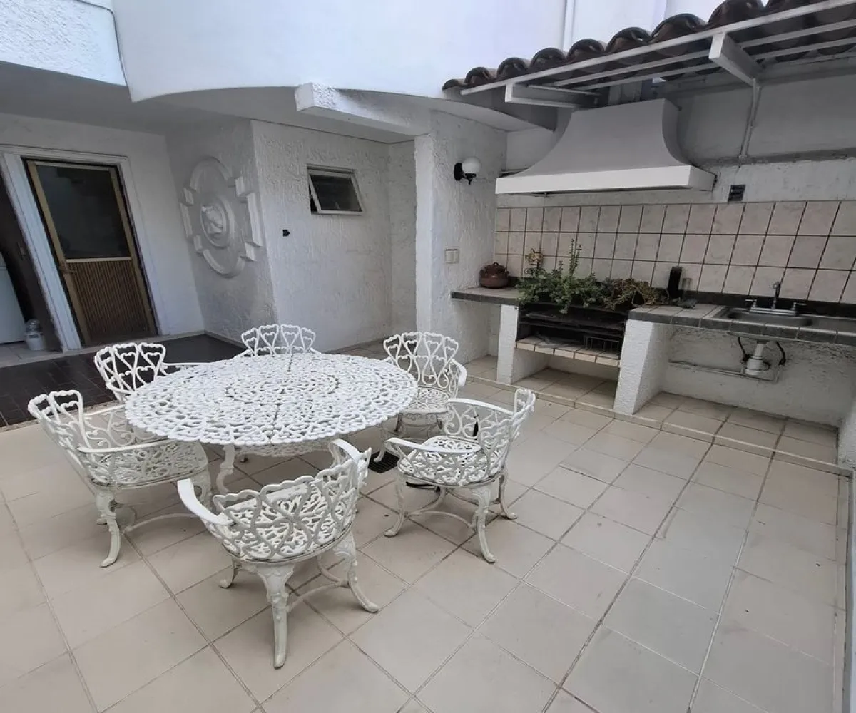 Casa En Venta,Italia Providencia,Calle Ottawa 1051, Guadalajara, Jalisco 44648, 5 Habitaciones,4 Baños,Calle Ottawa,3,puKomyM