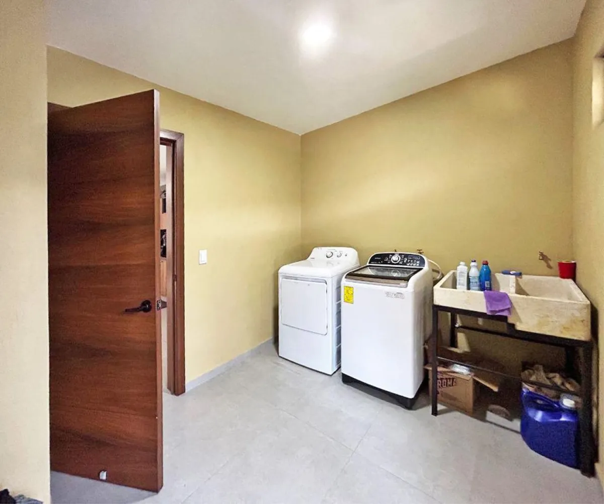 Casa En Venta,Juan Manuel Vallarta,Leo 4137, Zapopan, Jalisco 45120, 4 Habitaciones,5 Baños,Leo,2,pZbeylr