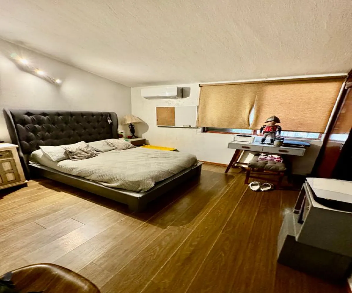 En Venta,La Palmira,Calle Agua Marina 2770, Zapopan, Jalisco 45234,4 Baños,Calle Agua Marina,2,pd4nzJQ