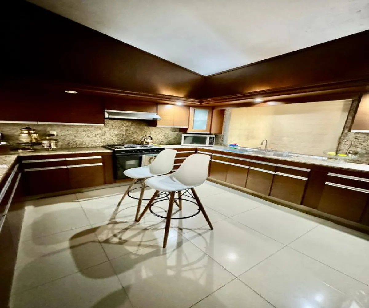 En Venta,La Palmira,Calle Agua Marina 2770, Zapopan, Jalisco 45234,4 Baños,Calle Agua Marina,2,pd4nzJQ