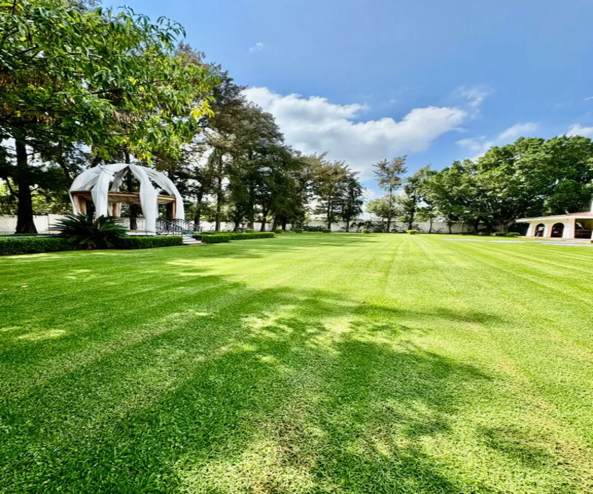 En Venta,La Palmira,Calle Agua Marina 2770, Zapopan, Jalisco 45234,4 Baños,Calle Agua Marina,2,pd4nzJQ