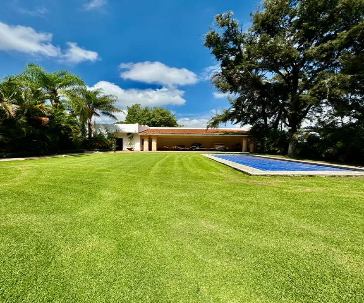 En Venta,La Palmira,Calle Agua Marina 2770, Zapopan, Jalisco 45234,4 Baños,Calle Agua Marina,2,pd4nzJQ