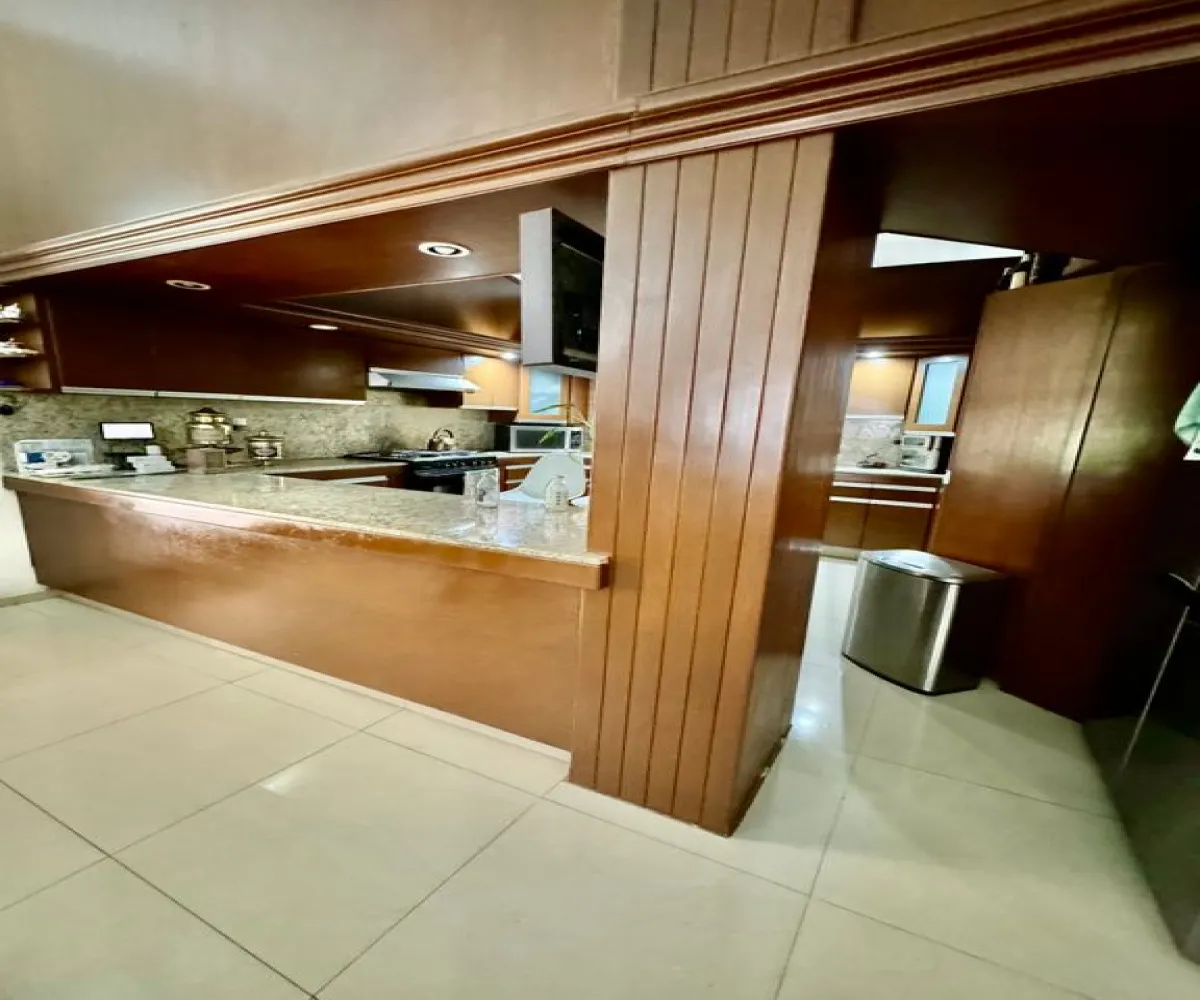 En Venta,La Palmira,Calle Agua Marina 2770, Zapopan, Jalisco 45234,4 Baños,Calle Agua Marina,2,pd4nzJQ