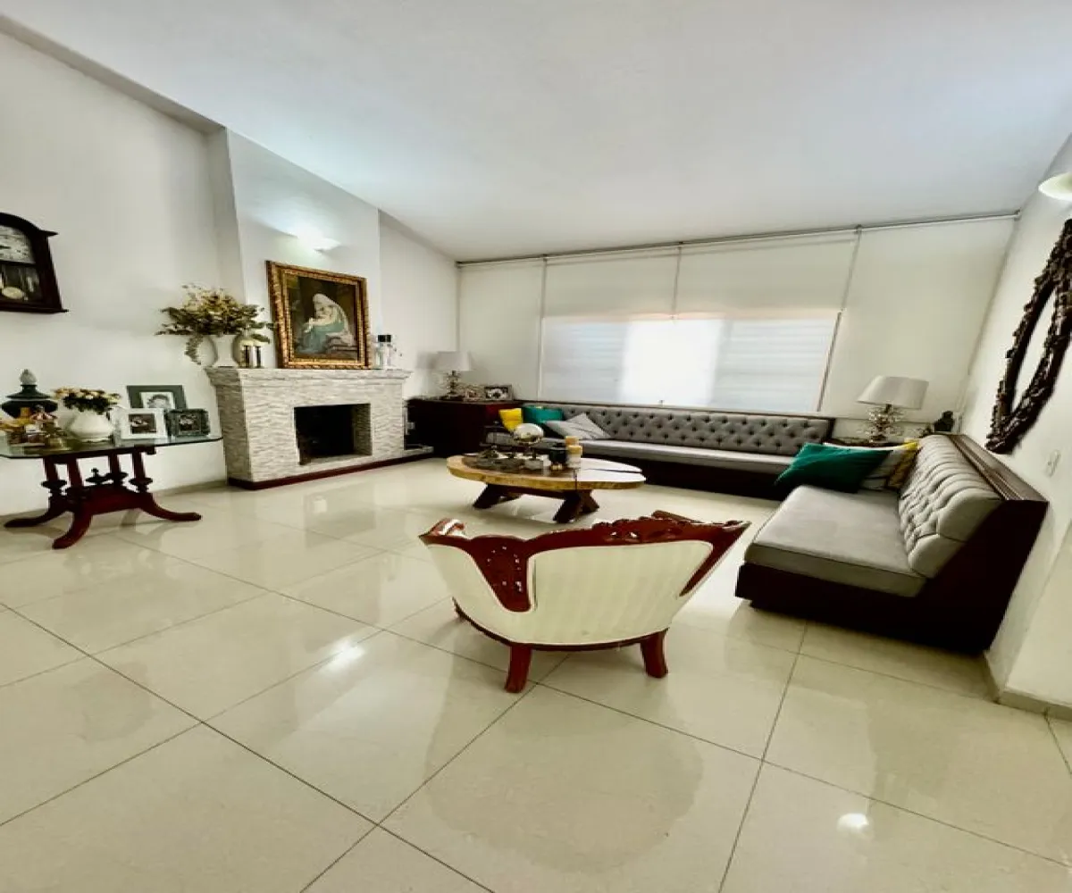 En Venta,La Palmira,Calle Agua Marina 2770, Zapopan, Jalisco 45234,4 Baños,Calle Agua Marina,2,pd4nzJQ