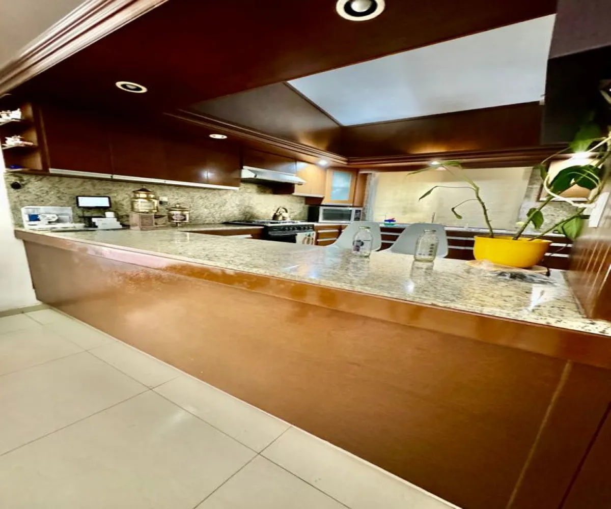 En Venta,La Palmira,Calle Agua Marina 2770, Zapopan, Jalisco 45234,4 Baños,Calle Agua Marina,2,pd4nzJQ