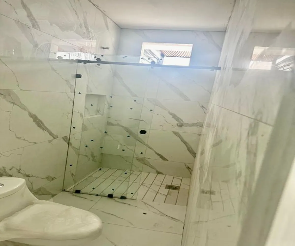 Casa En Venta,Zapopan,Avenida de la Mancha 293, Zapopan, Jalisco 45134, 4 Habitaciones,5 Baños,Avenida de la Mancha,1,pFrvbmi