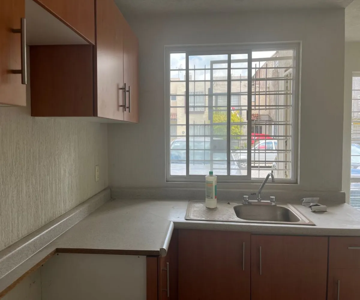 Casa En Venta,Estrada,Fuente Mayor Norte S/N 246, Zapopan, Jalisco 45200, 3 Habitaciones,2 Baños,Fuente Mayor Norte,2,px5ngwJ