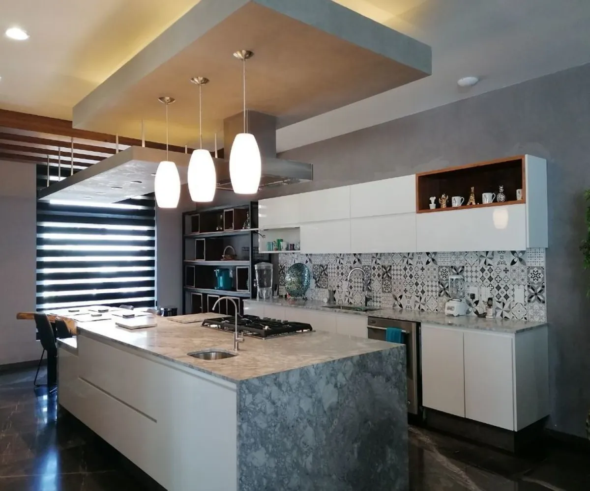 Casa En Venta,Fracc Valle Real,COTO ALMENDROS S/N 13, Zapopan, Jalisco 45019, 3 Habitaciones,6 Baños,COTO ALMENDROS,3,ply9B9v