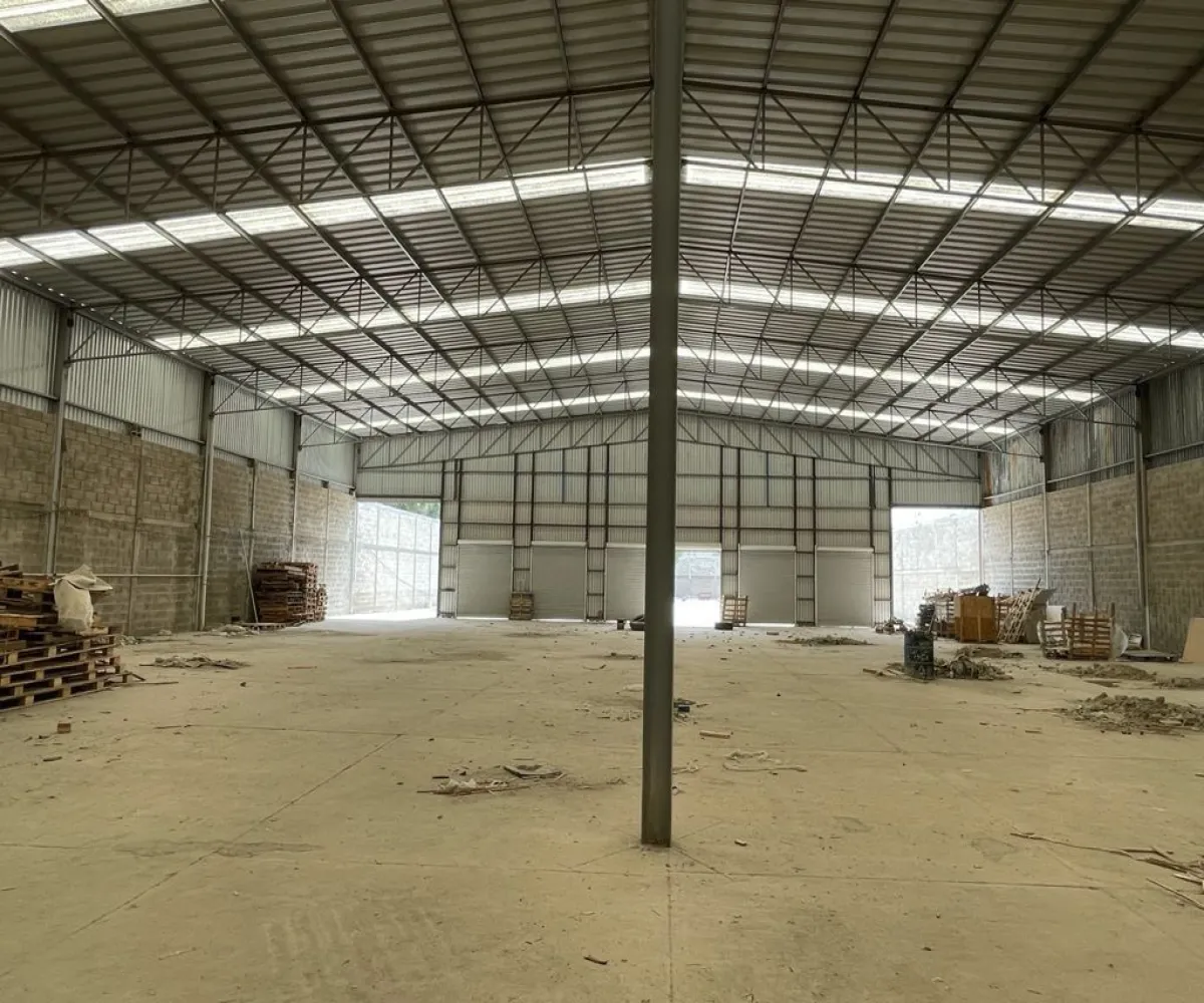 Bodega En Renta,Santa Cruz De Las Flores,Santa Cruz de las Flores, Tlajomulco de Zúñiga S/N, Tlajomulco de Zúñiga, Jalisco 45640,Santa Cruz de las Flores, Tlajomulco de Zúñiga,1,pZ8oxTR