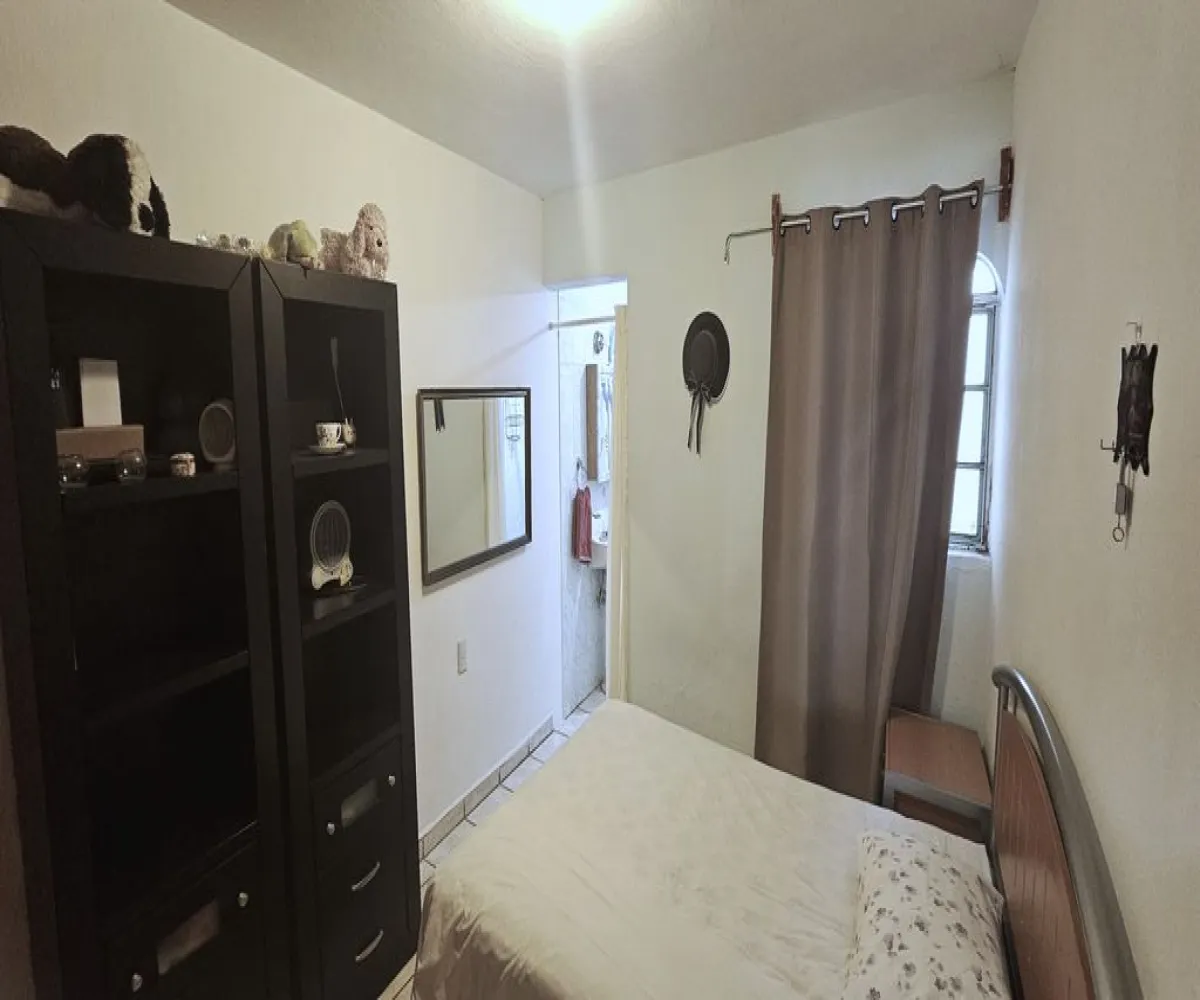 Casa En Venta,Insurgentes 1a Secc,Berbane godoy 416, Guadalajara, Jalisco 44820, 4 Habitaciones,2 Baños,Berbane godoy,2,p74ZLK2 Casa En Venta,Insurgentes 1a Secc,Berbane godoy 416, Guadalajara, Jalisco 44820, 4 Habitaciones,2 Baños,Berbane godoy,2,p74ZLK2