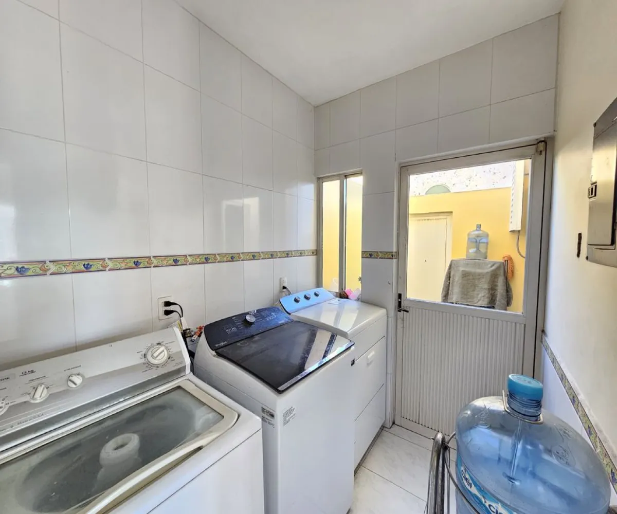 Casa En Venta,Res Virreyes,Paseo de los Virreyes S/N, Zapopan, Jalisco 45110, 4 Habitaciones,4 Baños,Paseo de los Virreyes,2,poi3svL Casa En Venta,Res Virreyes,Paseo de los Virreyes S/N, Zapopan, Jalisco 45110, 4 Habitaciones,4 Baños,Paseo de los Virreyes,2,poi3svL