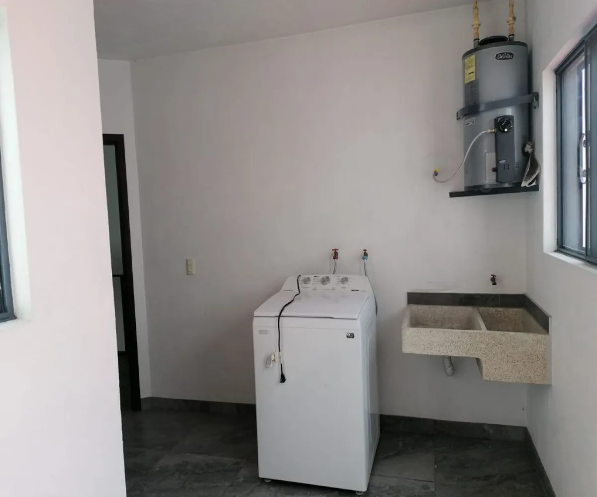 Casa En Venta,Las Liebres,Paseo de Los Alces 256, San Pedro Tlaquepaque, Jalisco 45623, 3 Habitaciones,3 Baños,Paseo de Los Alces ,2,pNV3w98