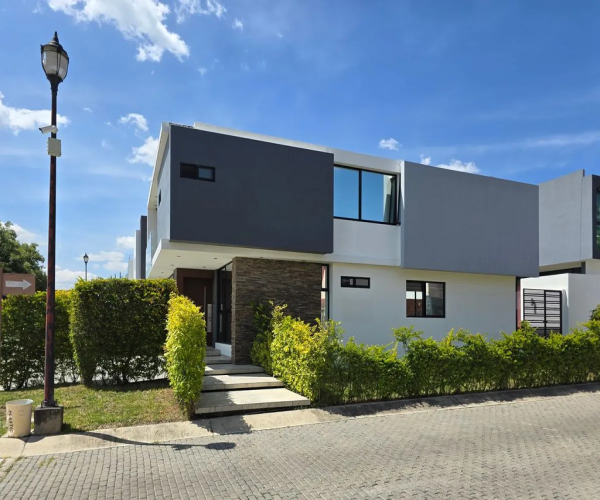 Casa En Venta,Casa Fuerte,Paseo la Ciudadela S/N, Tlajomulco de Zúñiga, Jalisco 45645, 4 Habitaciones,4 Baños,Paseo la Ciudadela,2,pHXnFmA
