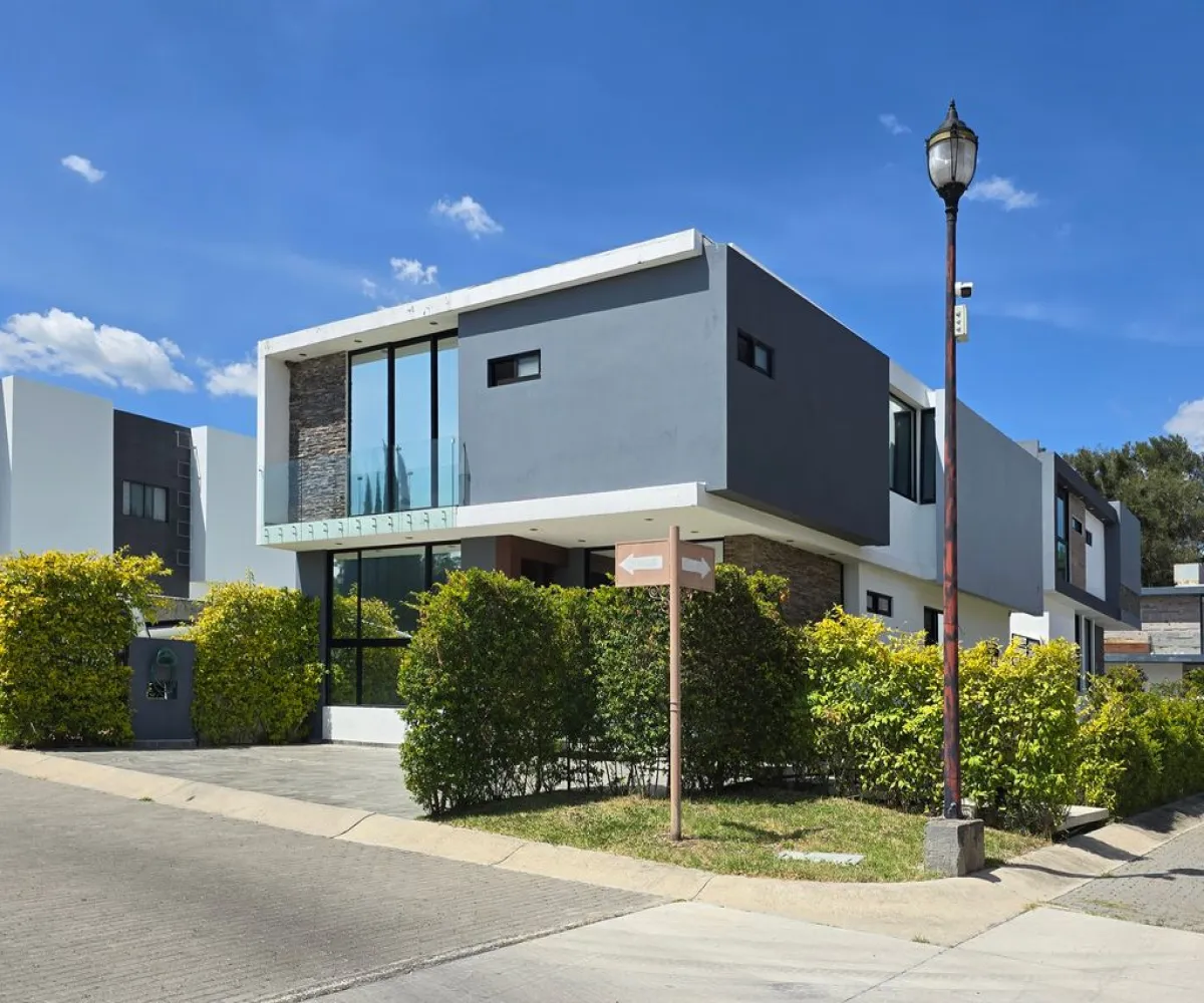 Casa En Venta,Casa Fuerte,Paseo la Ciudadela S/N, Tlajomulco de Zúñiga, Jalisco 45645, 4 Habitaciones,4 Baños,Paseo la Ciudadela,2,pHXnFmA