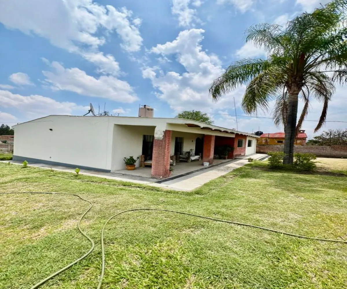 Casa En Venta,El capullin ,Los tres gallos, El pirul 35, México, Jalisco 45675, 4 Habitaciones,2 Baños,Los tres gallos, El pirul,1,pNUUXKa