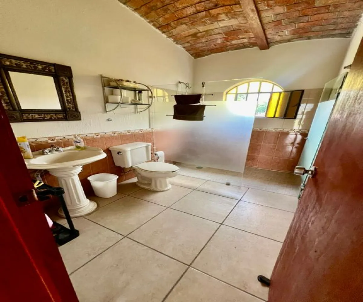 Casa En Venta,El capullin ,Los tres gallos, El pirul 35, México, Jalisco 45675, 4 Habitaciones,2 Baños,Los tres gallos, El pirul,1,pNUUXKa